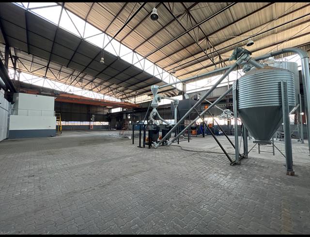 1,300M² FACTORY TO LET IN ALRODE